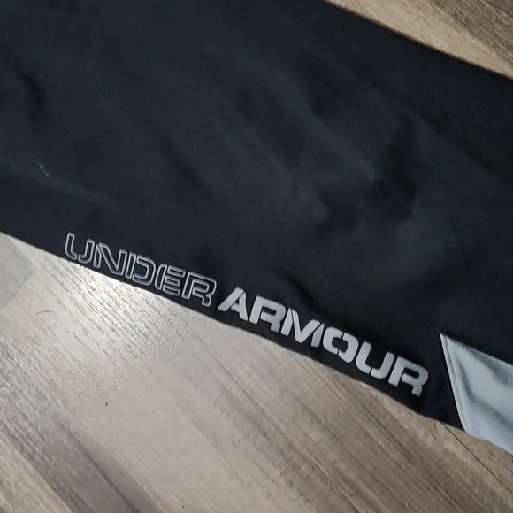 Under Armour Black & Gray Track Pants Size Youth Small Under Armor Logo - Picture 2 of 5